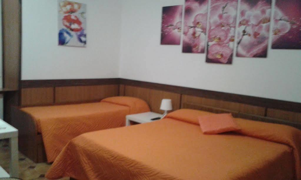 Albergo Ollolai Civitavecchia Extérieur photo