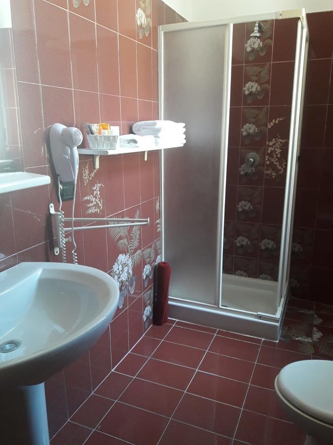 Albergo Ollolai Civitavecchia Extérieur photo
