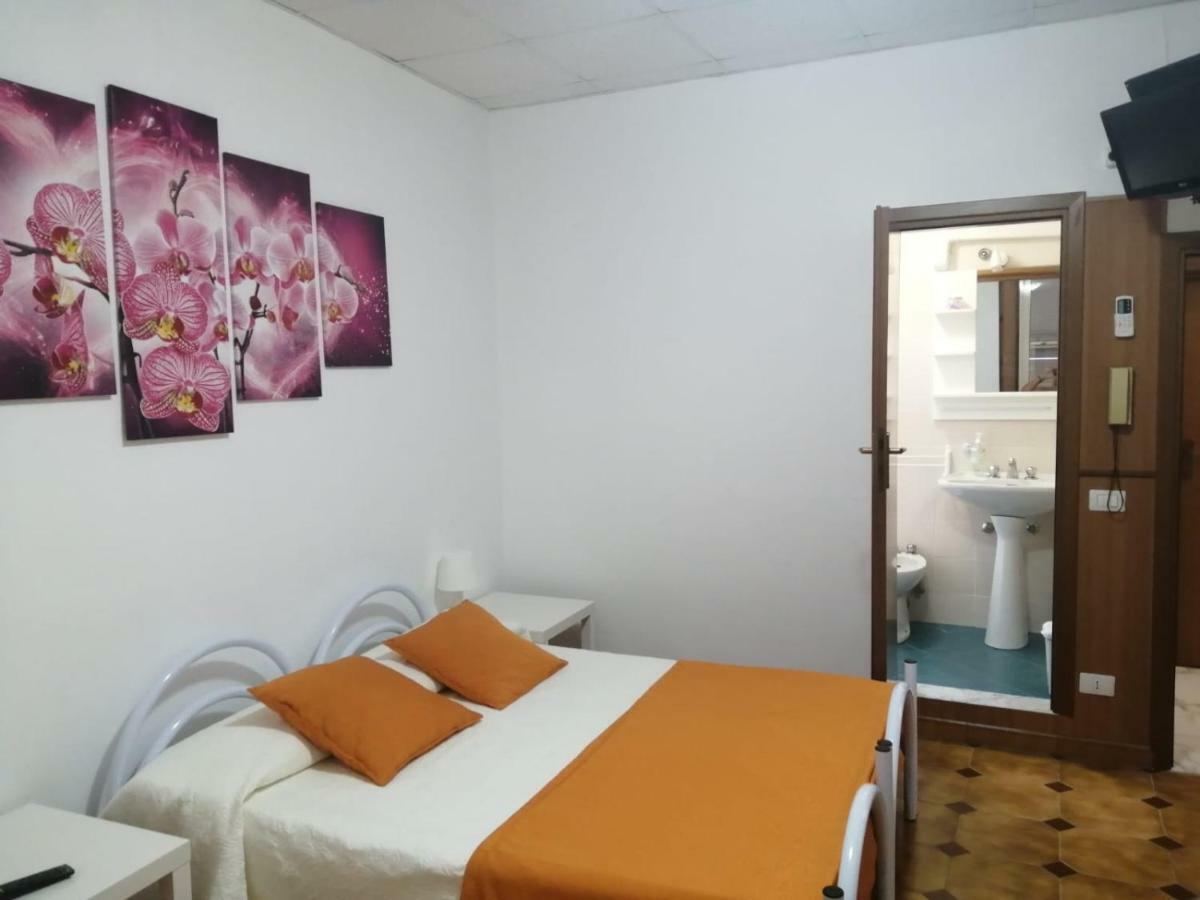 Albergo Ollolai Civitavecchia Extérieur photo