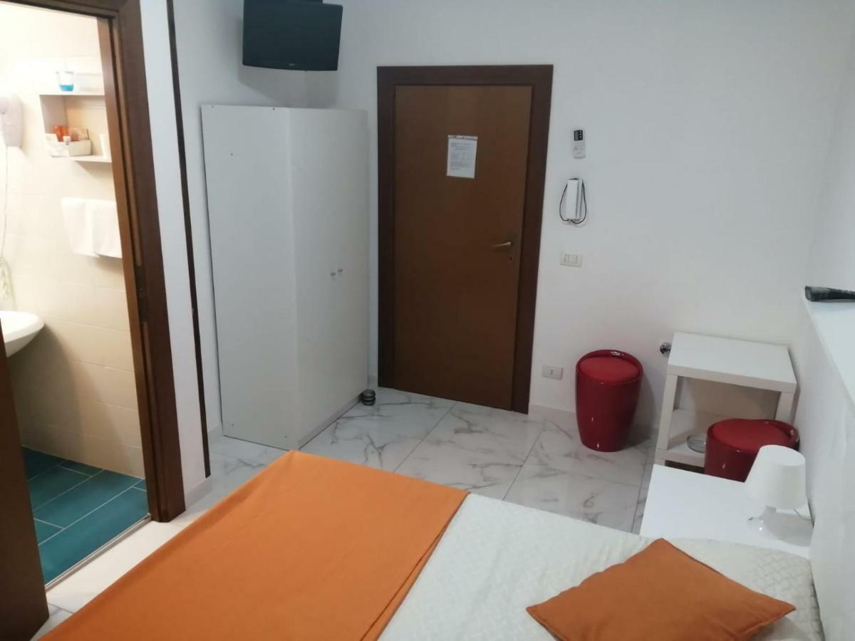 Albergo Ollolai Civitavecchia Extérieur photo